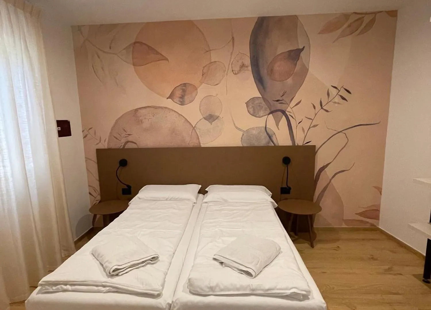 Aparthotel Residence Mirabel Tignale Italien