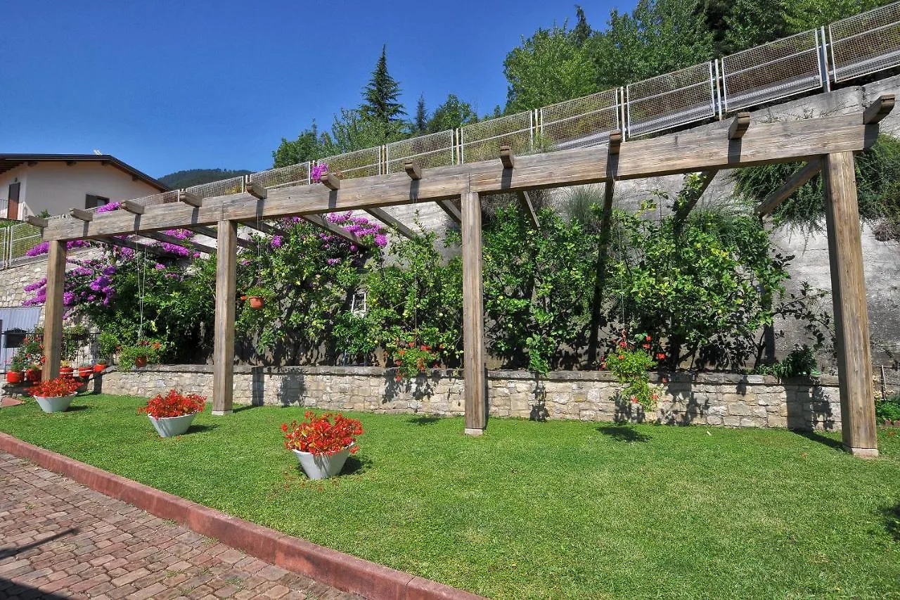 Residence Mirabel Tignale Hotel apartamentowy