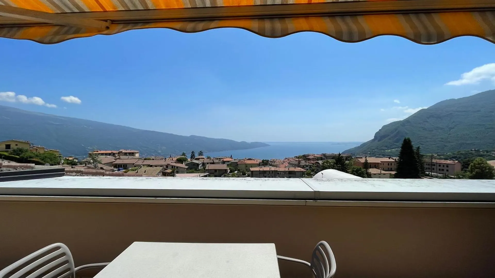 Residence Mirabel Tignale Hotel apartamentowy