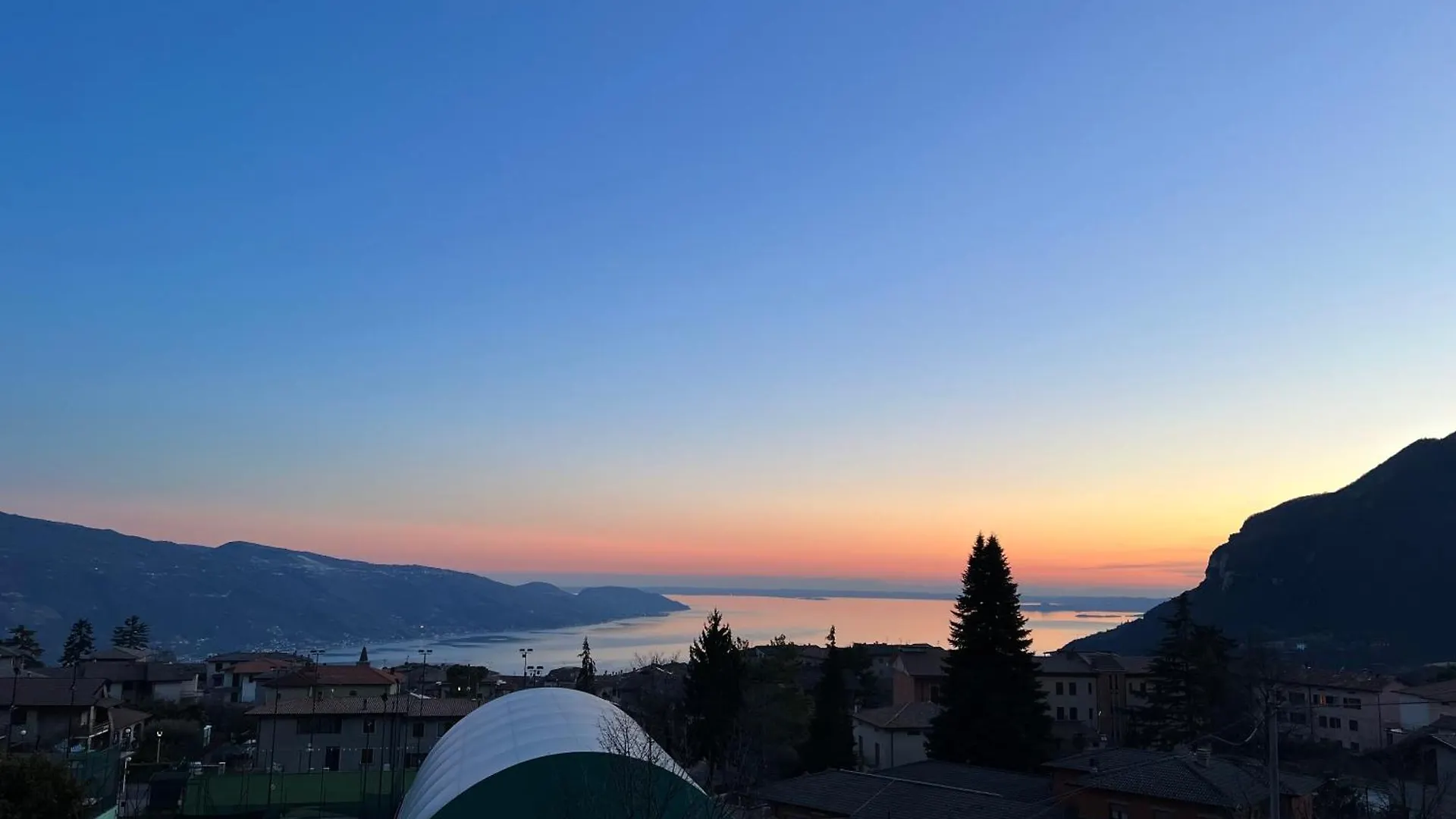 Aparthotel Residence Mirabel Tignale Italy