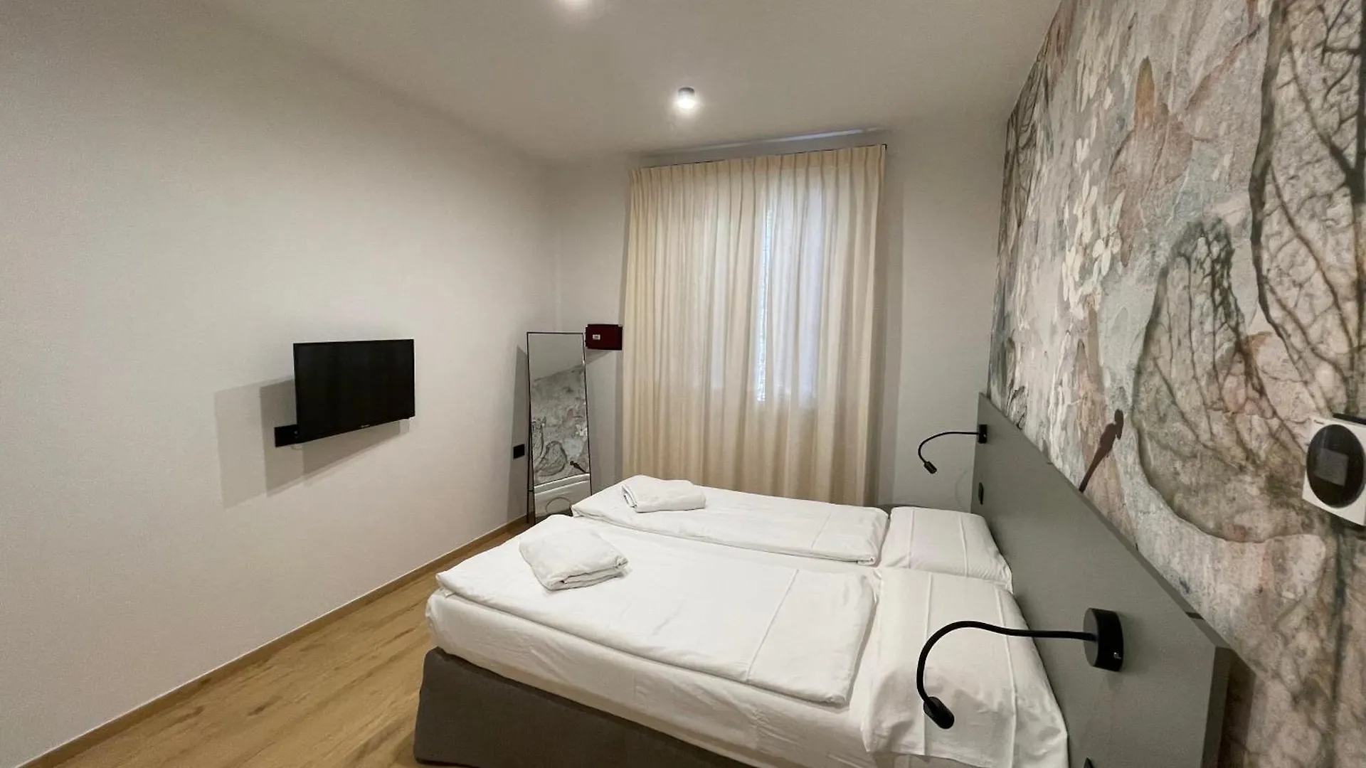 Aparthotel Residence Mirabel Tignale Italy